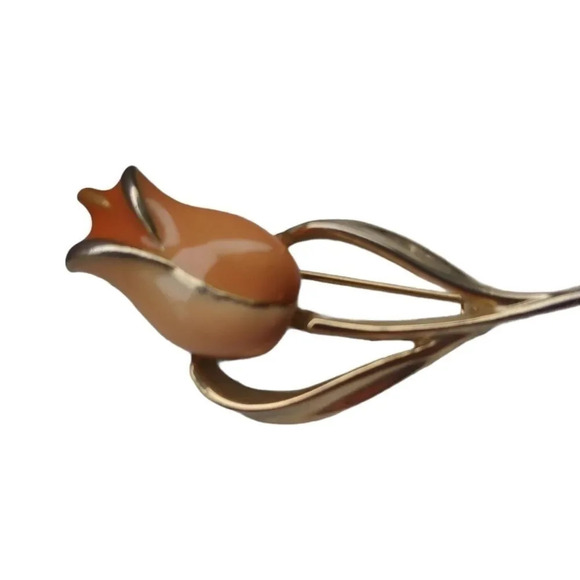 Tulip Pin/Brooch, Gold Metal/Pink  Resin - Picture 3 of 5
